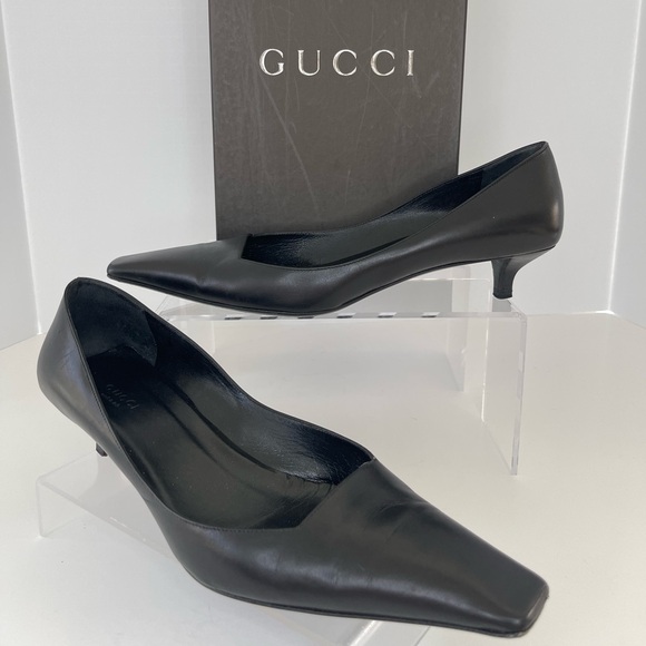 Gucci Black Leather Pumps Women's Size 8.5 Mint Condition - Picture 3 of 9